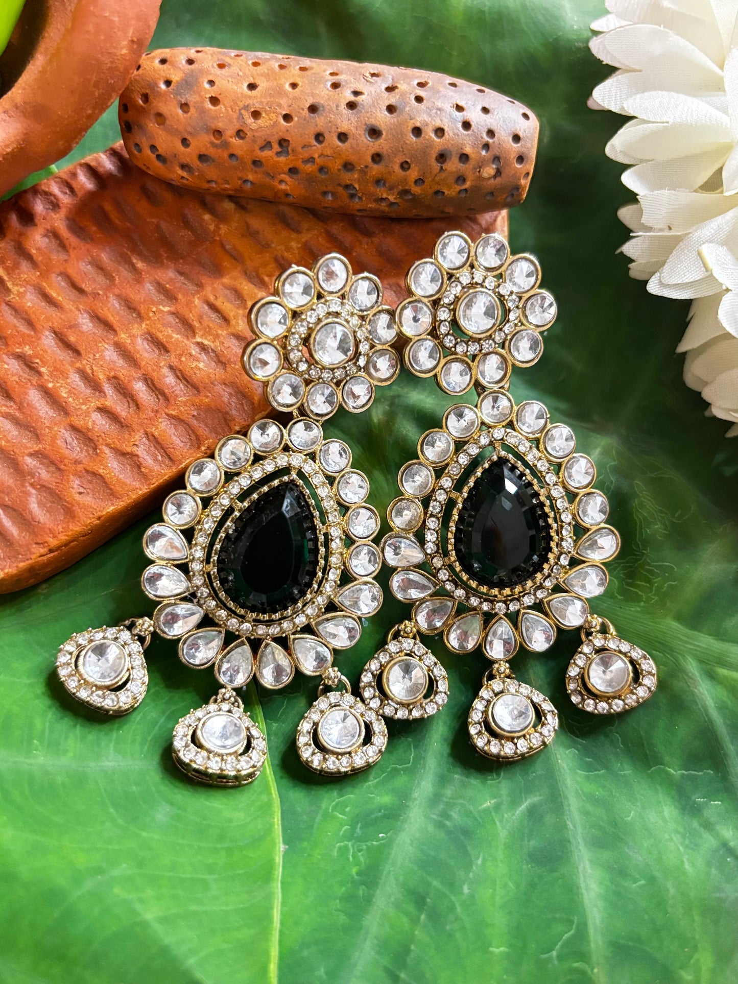 Maya Emerald Teardrop Kundan Chandbali Earrings