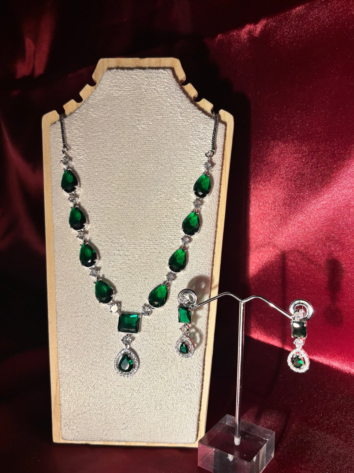 The Maya Avani Pear Teardrop Choker & Earring Set Emerald Green