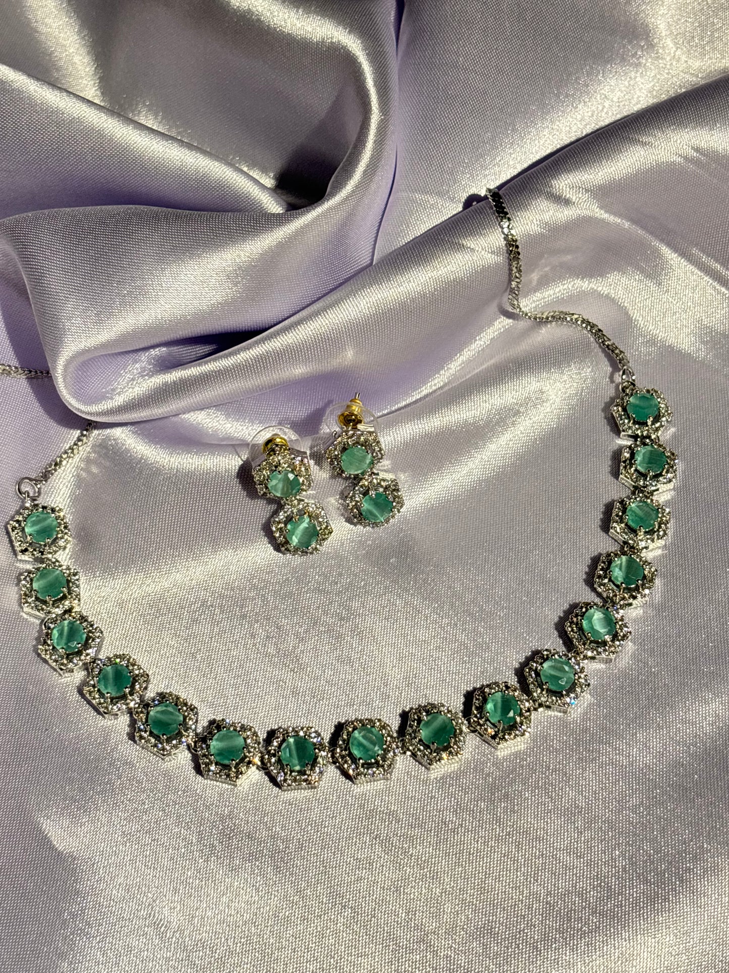 The Maya Zuri Hexagonal Halo Choker & Earring Set Mint Green