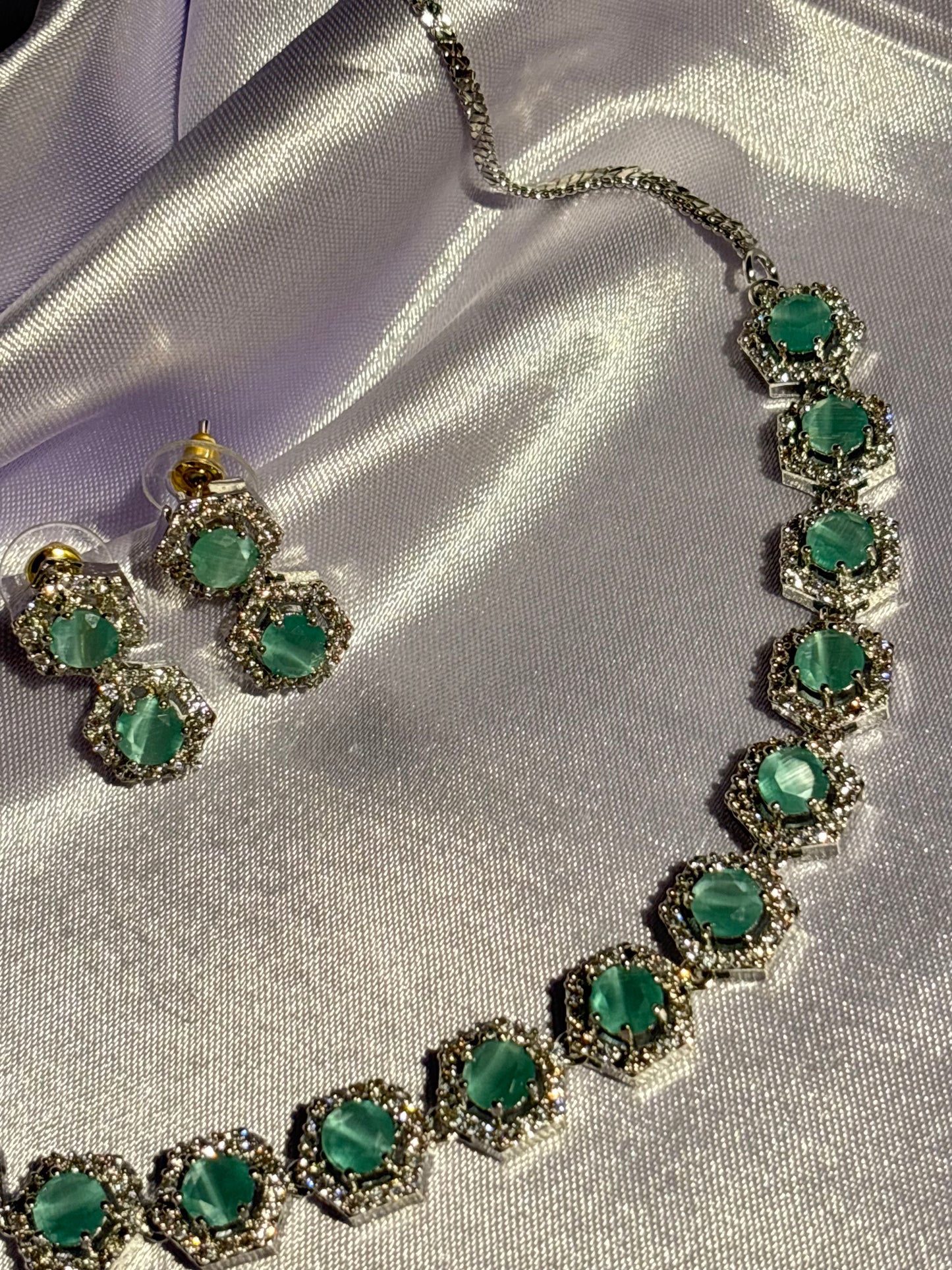 The Maya Zuri Hexagonal Halo Choker & Earring Set Mint Green