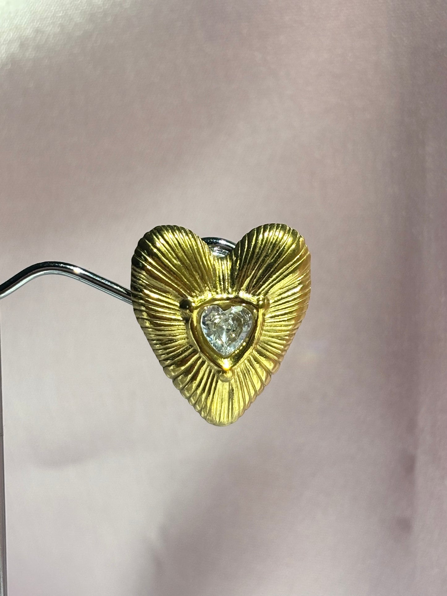 The Maya Vintage Ribbed Heart Studs