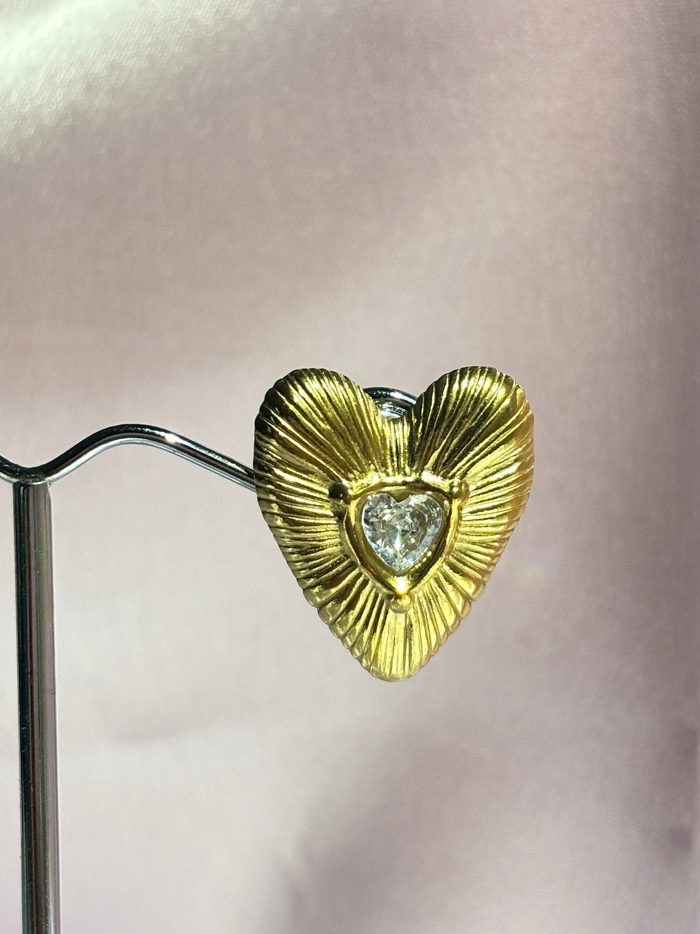 The Maya Vintage Ribbed Heart Studs
