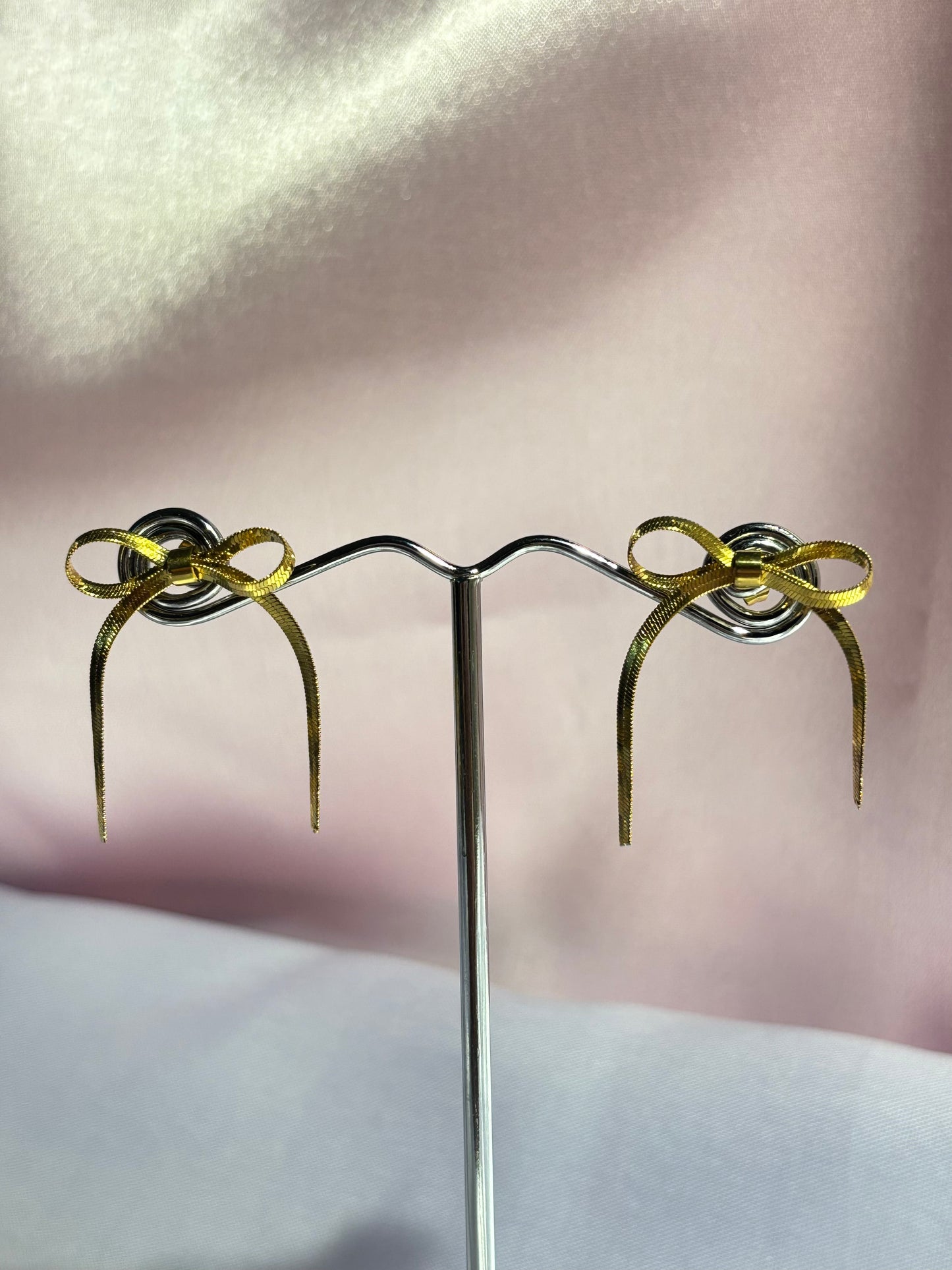 THE MAYA LIQUID DRAPED RIBBON STUDS
