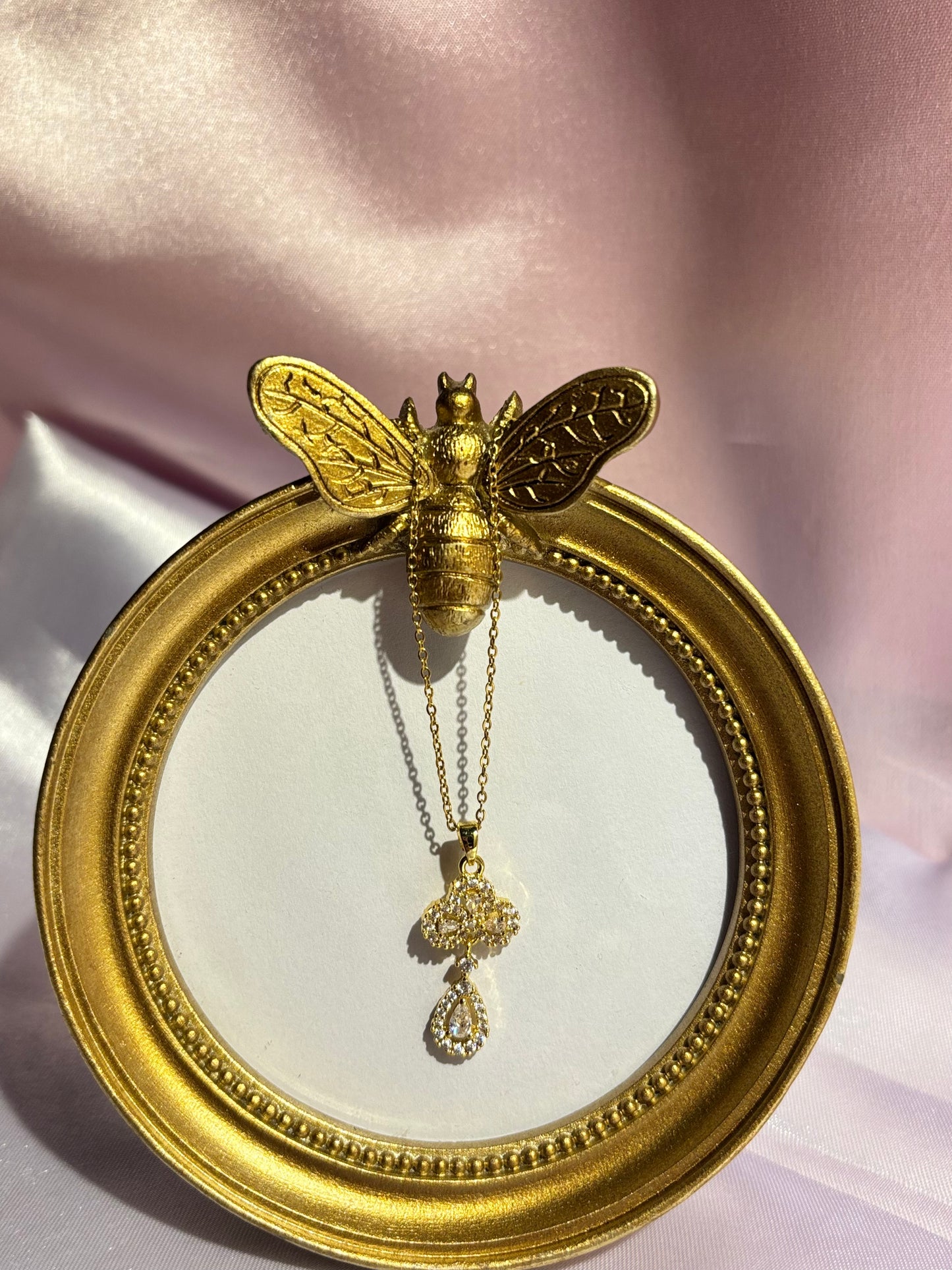 THE MAYA AURA PENDANT