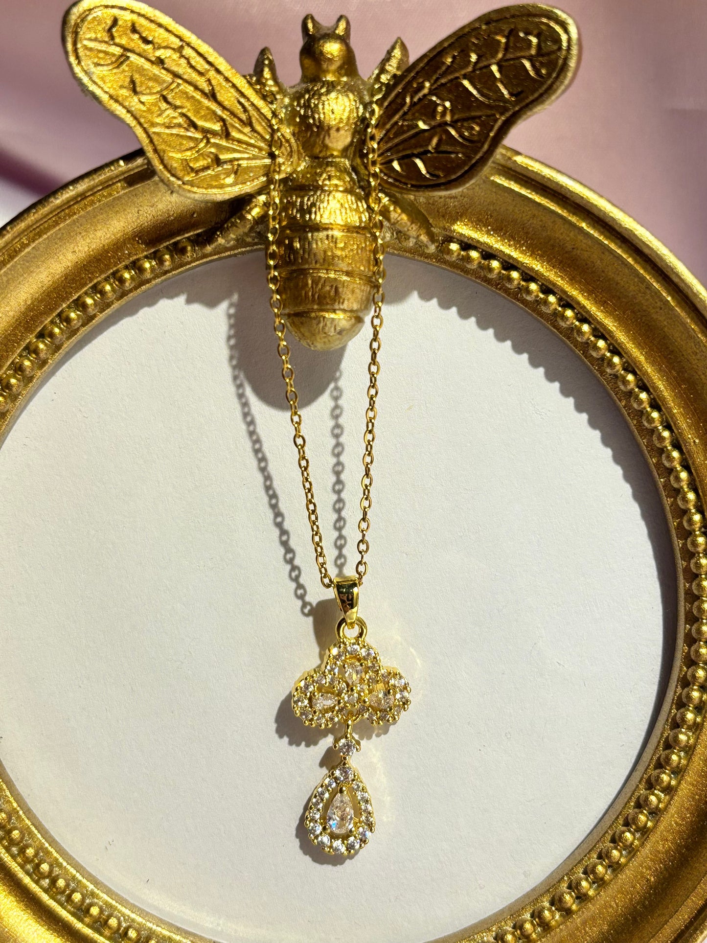 THE MAYA AURA PENDANT