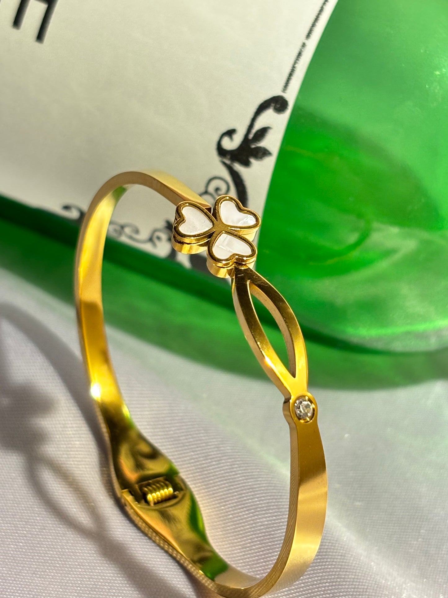 The Maya Open-Cut Clover Bangle