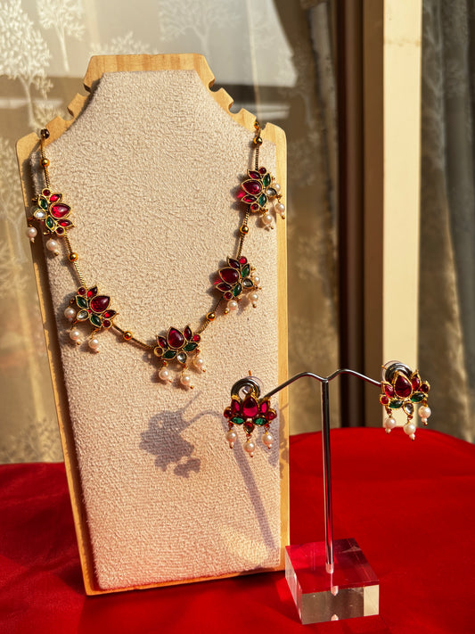 Maya Lotus Necklace Set