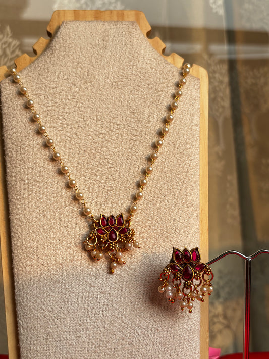 Maya Pink Pearl Choker