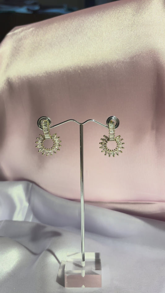 The Maya Zara Cubic Zirconia Sunburst Hoops (golden)